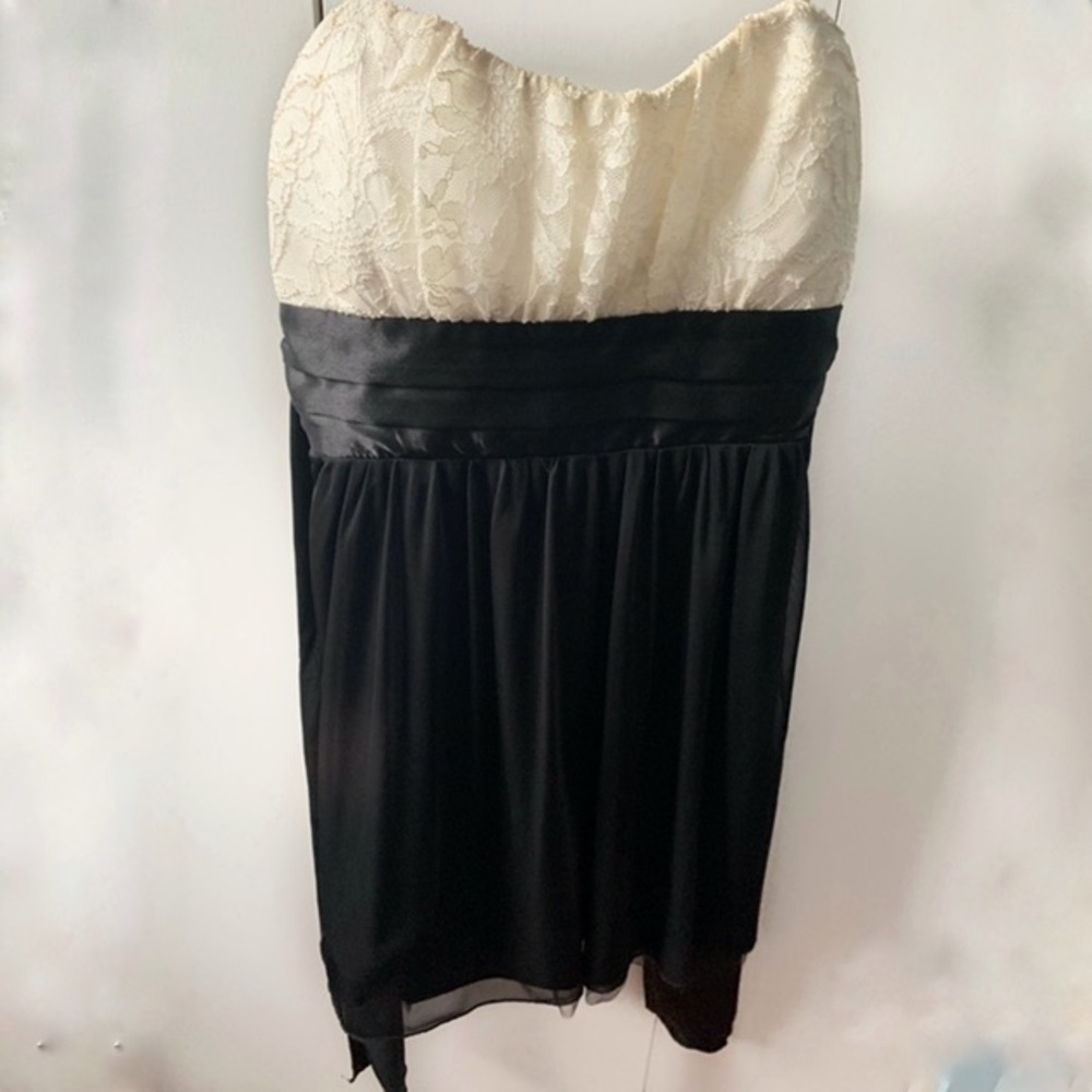 Emerald Sundae Black and White Lace Formal Dress